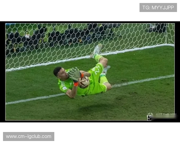 图解足球点球判断技巧全面解析教你掌握门将与射手的心理与动作秘诀